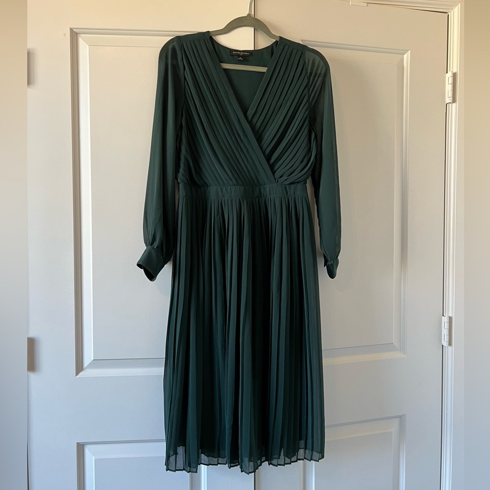 Banana Republic Pleated Dress - Green - Small
